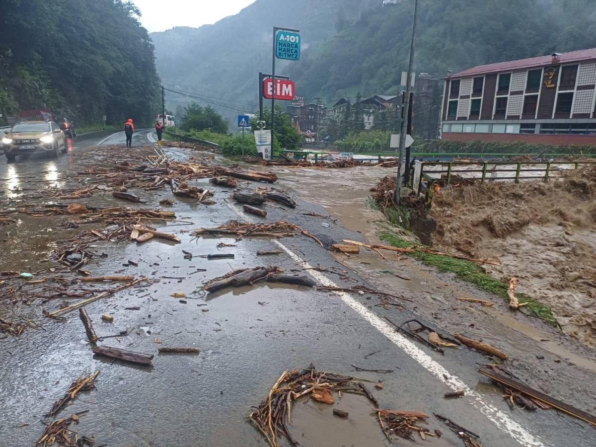 Rize’yi Vuran Sağanak Sonrası Acil Destek! Bakanlıktan 4 Milyonluk Kaynak3