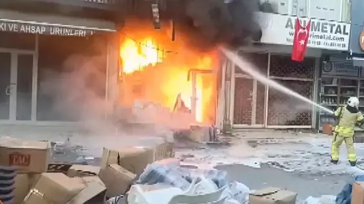Son Dakika! İstoç’ta Yangın Alevler Iş Yerini Sardı3