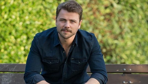 Tolga Sarıtaş Kaç Yaşında