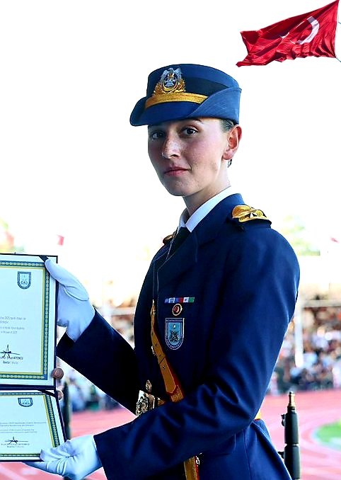 Tsk’da Kadınlar Tarih Yazıyor Hava Harp Okulu’nda Birinci Belli1