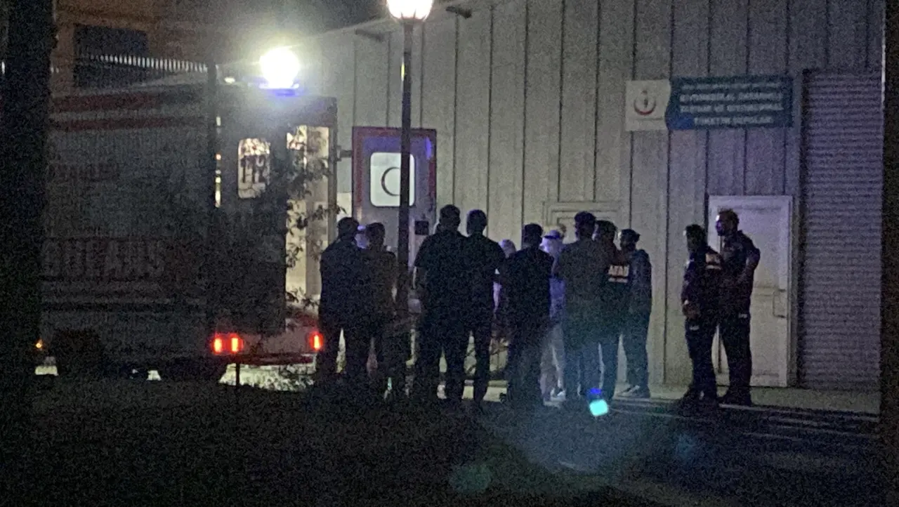 Yakıt Deposundan Çıkan Paket Dehşet Saçtı 9 Polis Zehirlendi