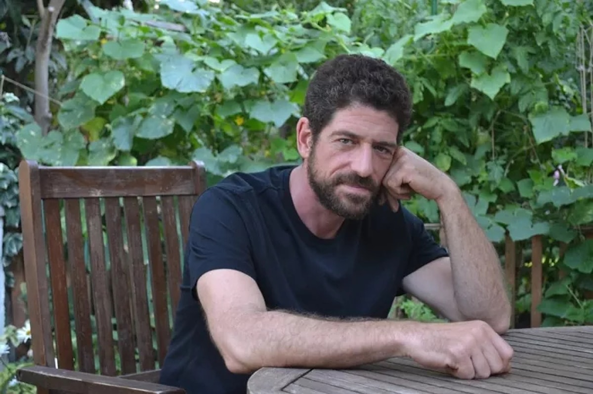 Alper Issız Adam