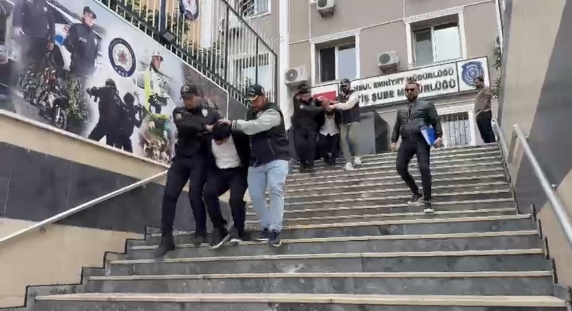 Altın Hırsızları Kamerada Gaziosmanpaşa’da Kuyumcu Soygunu