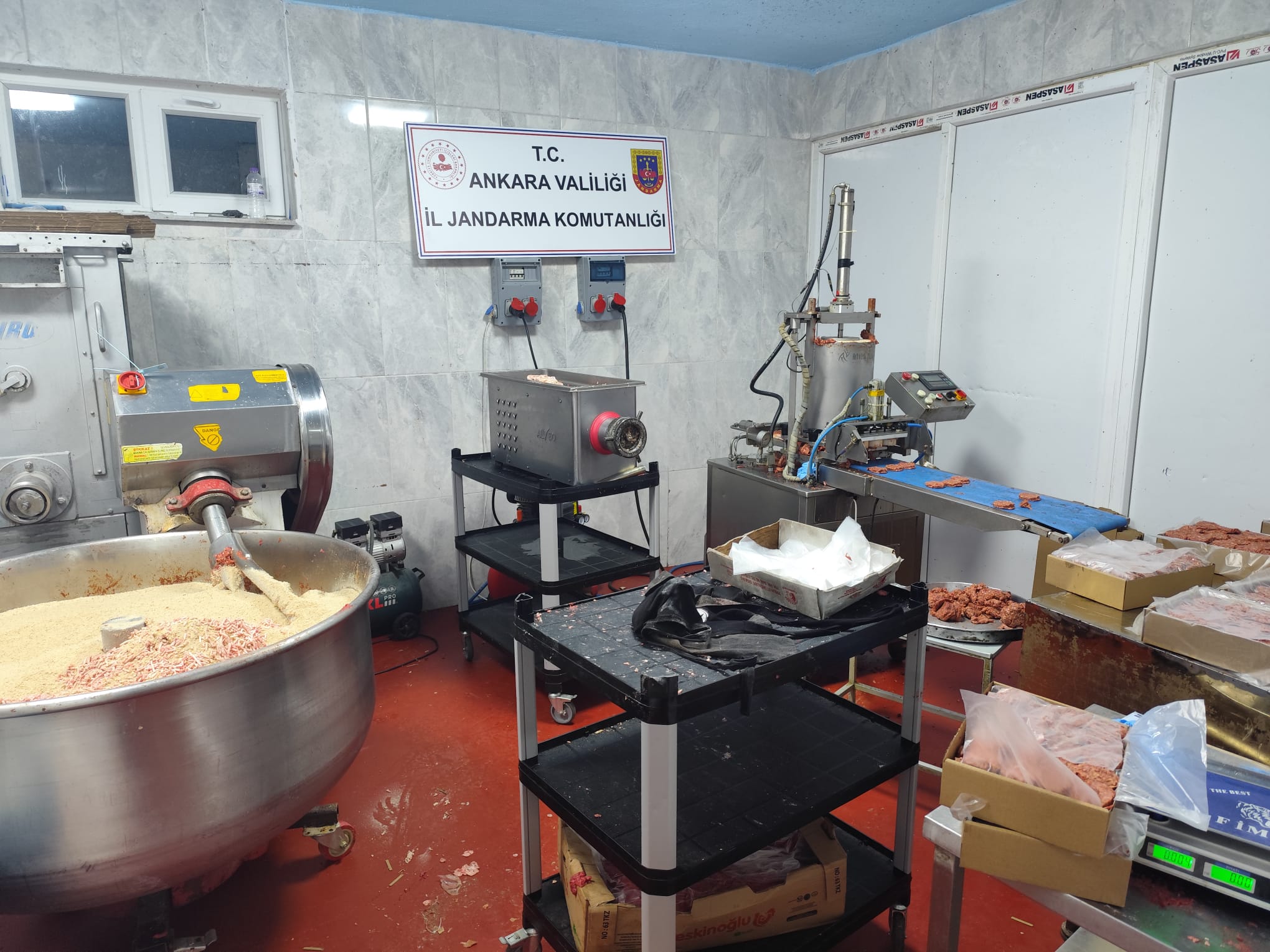 Ankara’da Gıda Skandalı 17 Ton Bozuk Et Ve Tavuk Ele Geçirildi1