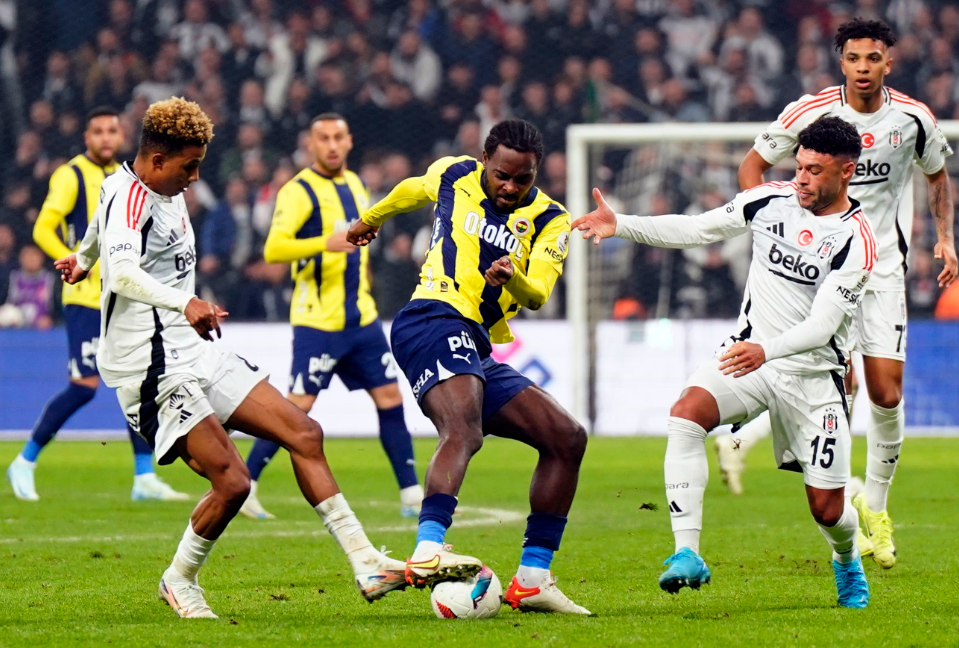 DERBİ TARİHİNDE EN ÇOK GÖRÜLEN SKOR 1-0
Beşiktaş ile Fenerbahçe arasında bugüne kadar oynanan tüm resmi maçlarda en sık rastlanan skor 1-0 oldu. 101 yıllık rekabet tarihinde tam 79 maç bu sonuçla tamamlandı. Bu karşılaşmaların 40’ını Fenerbahçe, 39’unu ise Beşiktaş kazandı.