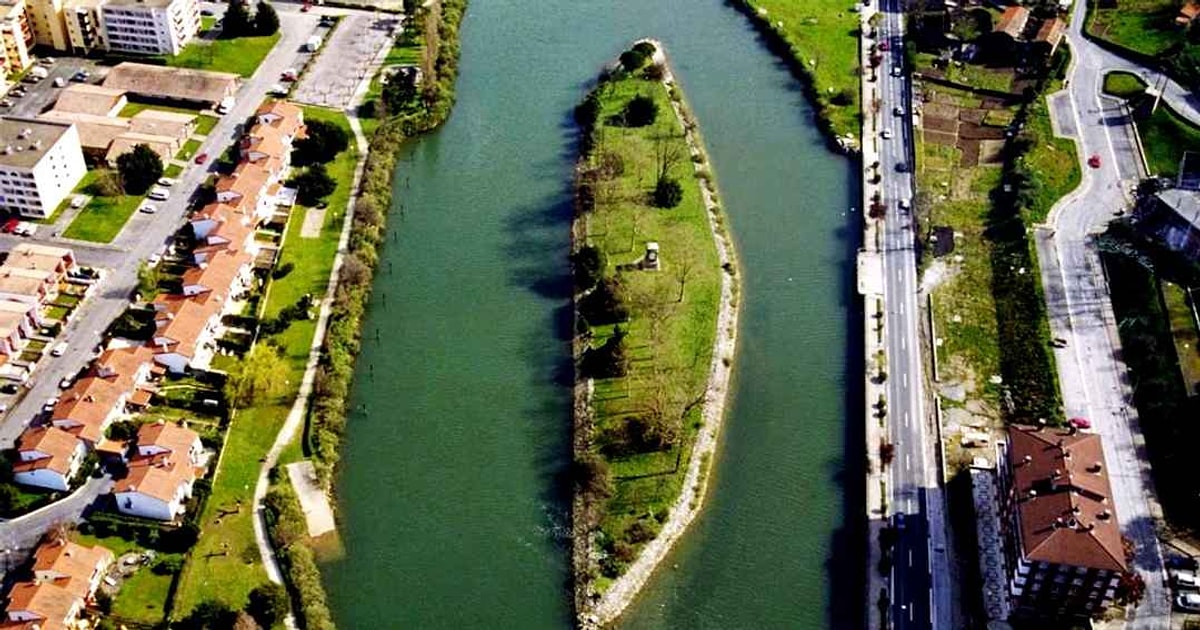 Bölgelere Sınır Olan Ada