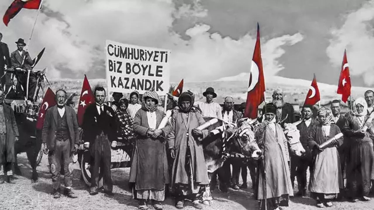 Bugün Türkiye Cumhuriyeti 102 Yaşında! Yaşasın Cumhuriyet