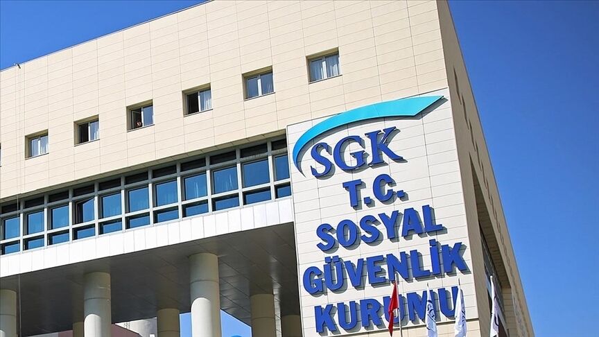 USULSÜZLÜK HALİNDE SUÇ DUYURUSU YAPILIYOR

SGK, usulsüzlük tespiti halinde emekliliğin iptal edildiğini, kişilere ödenen maaşların yasal faiziyle geri istendiğini bildirdi. Ayrıca sigortalı bildiren işyeri sahipleri ile sigortalı bildirilen kişiler hakkında, resmî belgede sahtecilik ve SGK'yı zarara uğratma suçları kapsamında cumhuriyet savcılıklarına suç duyurusunda bulunulduğu kaydedildi.
