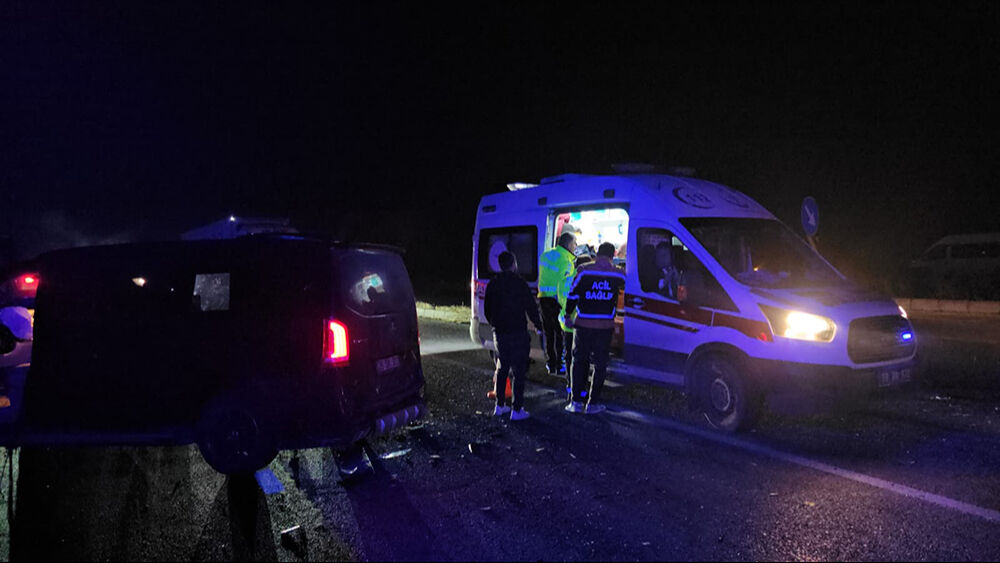 Çorum’da Feci Kaza Anahtar Parti Yöneticisi Yaralandı, 7 Kişi Hastanelik Oldu2