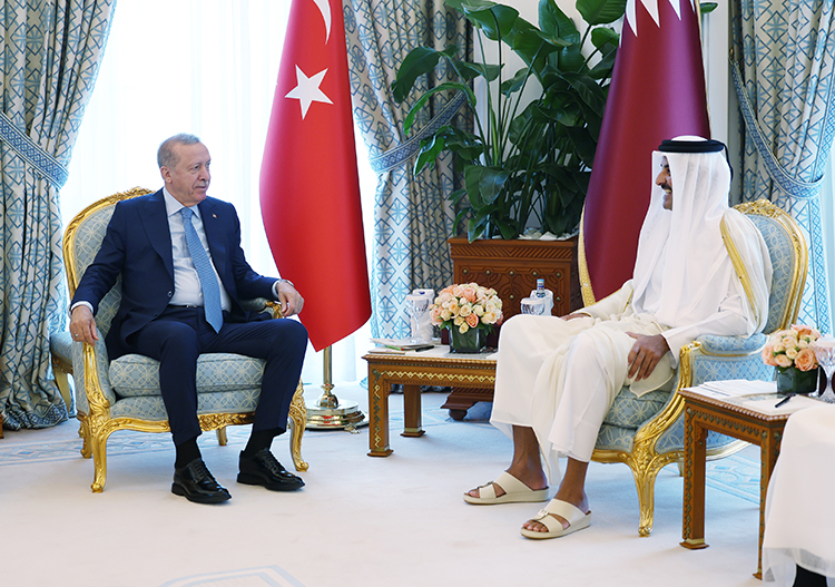 Cumhurbaşkanı Erdoğan, Katar Emiri Ile Bir Araya Geldi1