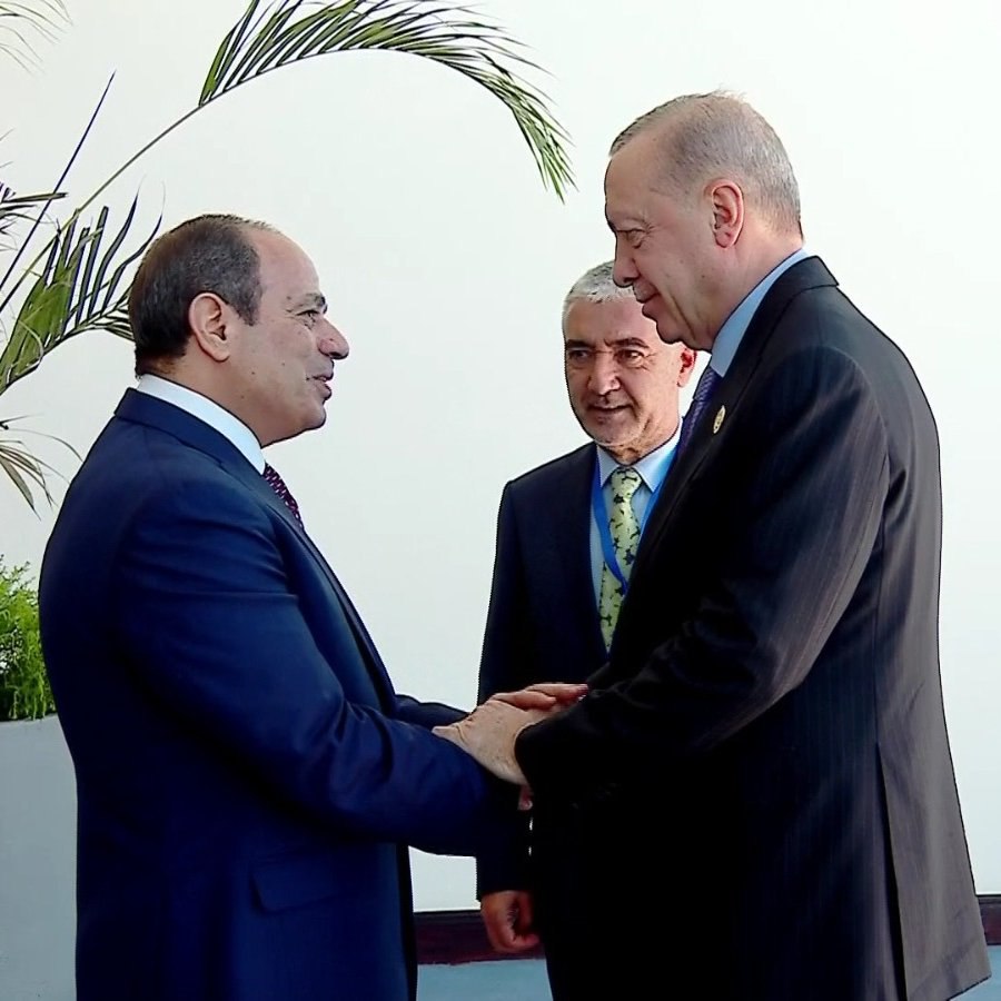 Cumhurbaşkanı Erdoğan, Tarihi Zirve Için Mısır'a Ayak Bastı 1-1