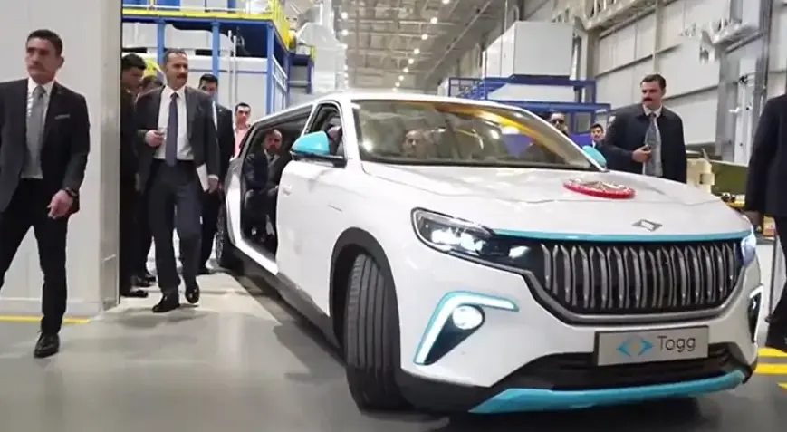 Erdoğan, Tank Fabrikasını Özel Tasarım Togg Limuzin Ile Gezdi