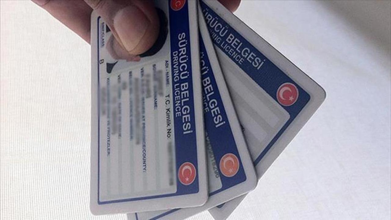 Eski Tip Ehliyetinizi Yenilemek Için Son Gün! Ücret 7 Bin Tl’ye Fırlayacak