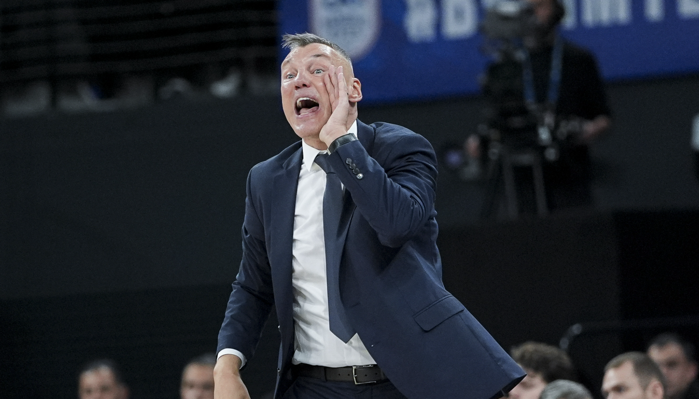 İkinci periyotta Fenerbahçe Beko’nun yıldızı Wilbekin, üst üste bulduğu dış atışlarla farkı kapattı. Bitime 30 saniye kala attığı üçlükle takımını öne geçiren Wilbekin, devreye 44-43’lük skorla girilmesini sağladı.