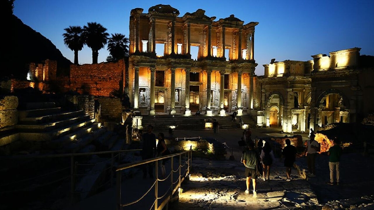 Büyük ilgi karşılıksız kalmadı: Gece müzeciliği uygulaması Kasım'a kadar uzatıldı