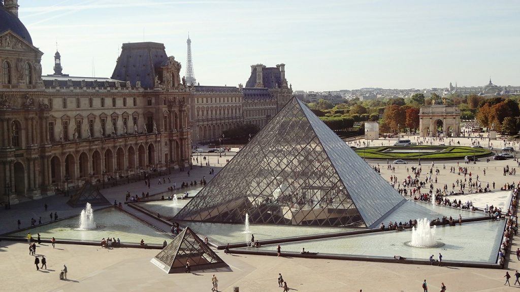 Louvre Soygununda Yakalanan Iki Zanlı Suçunu Itiraf Etti2