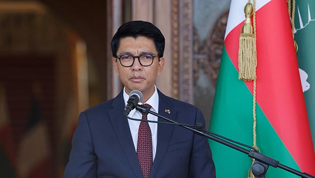 Madagaskar’da Eski Cumhurbaşkanı Rajoelina Vatandaşlıktan Çıkarıldı