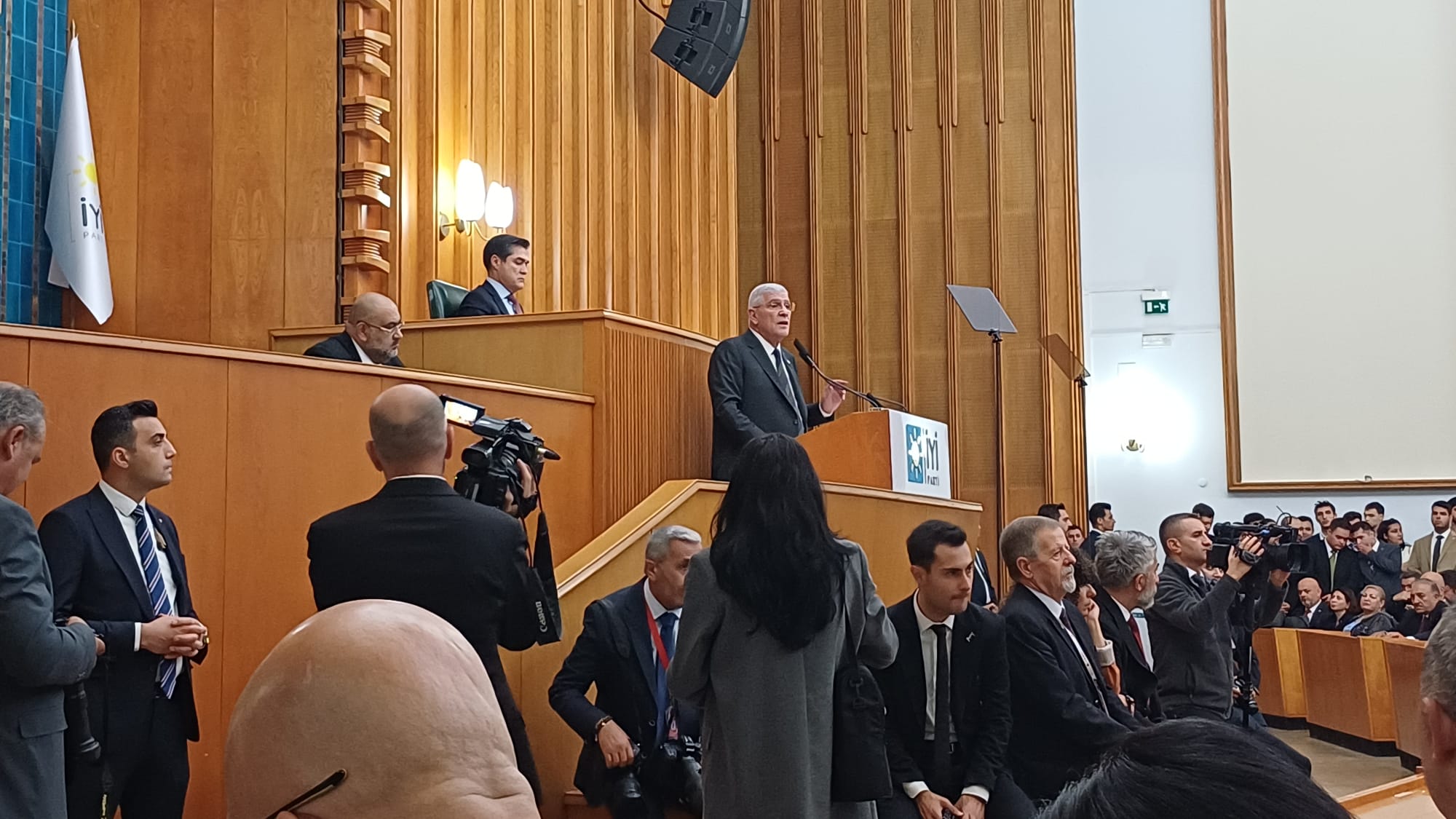 Müsavat Dervişoğlu’dan “Tezkere” Kararına 3 Kritik Soru