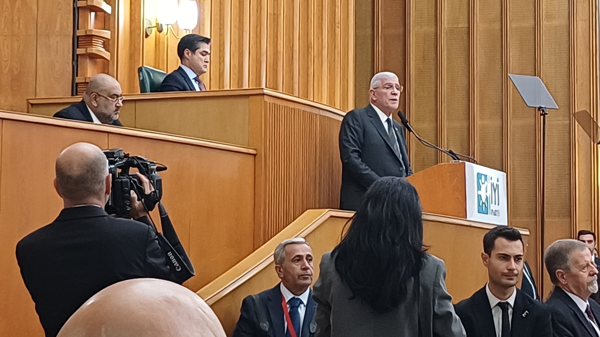 Müsavat Dervişoğlu’dan “Tezkere” Kararına 3 Kritik Soru1