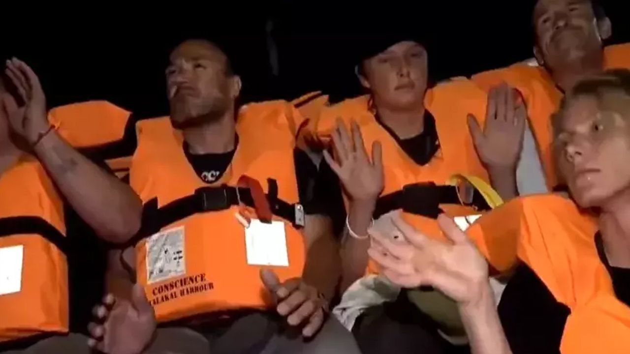 Özgürlük Filosu’na İsrail Müdahalesi Gemiler Kuşatıldı, Aktivistler Alıkonuldu3