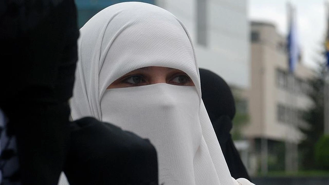 Peçe Kullanımı Yasaklanıyor! İhlal Edene 3 Bin Avro Ceza2