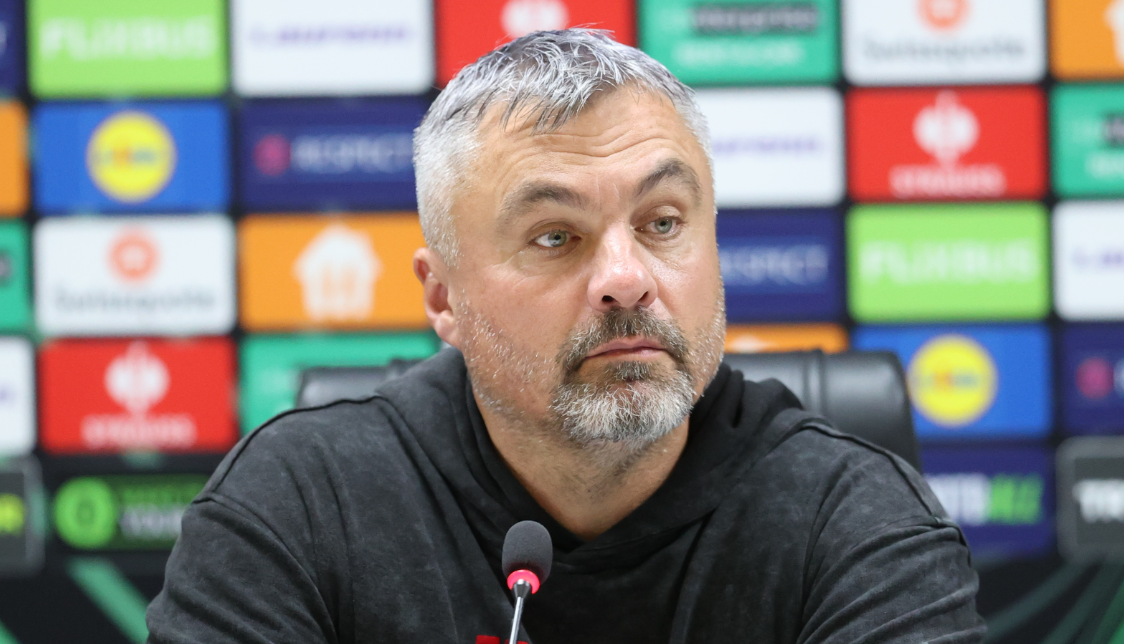 Thomas Reis, Samsunspor’un başında çıktığı 51 maçta yaklaşık 2 puan ortalaması yakalayarak dikkat çekti. UEFA Konferans Ligi’nde ilk iki maçını da kazanan kırmızı-beyazlı ekip, Avrupa’da üst turları hedefliyor.