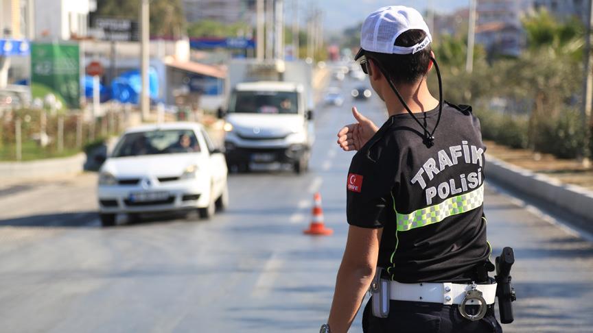 Uzmanlar, “Bu ceza sadece caydırıcı değil toplumda trafik bilincini artıracak bir adım” değerlendirmesinde bulundu.