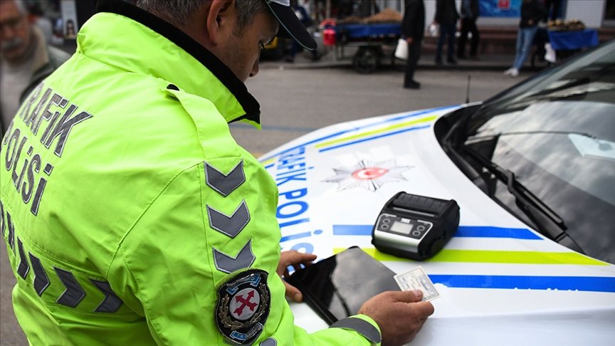 Trafik Cezalarını Artıran Yasa Teklifi, Geçici Olarak Askıya Alındı 1