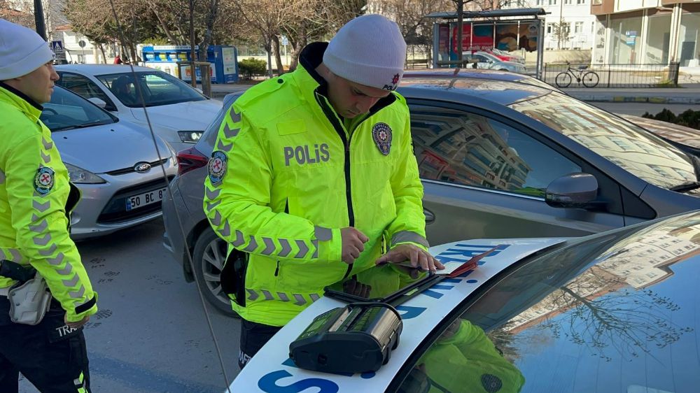 Trafik Polisinden Sürücülere Uyarı Önceliğimiz Hayat Güvenliği2