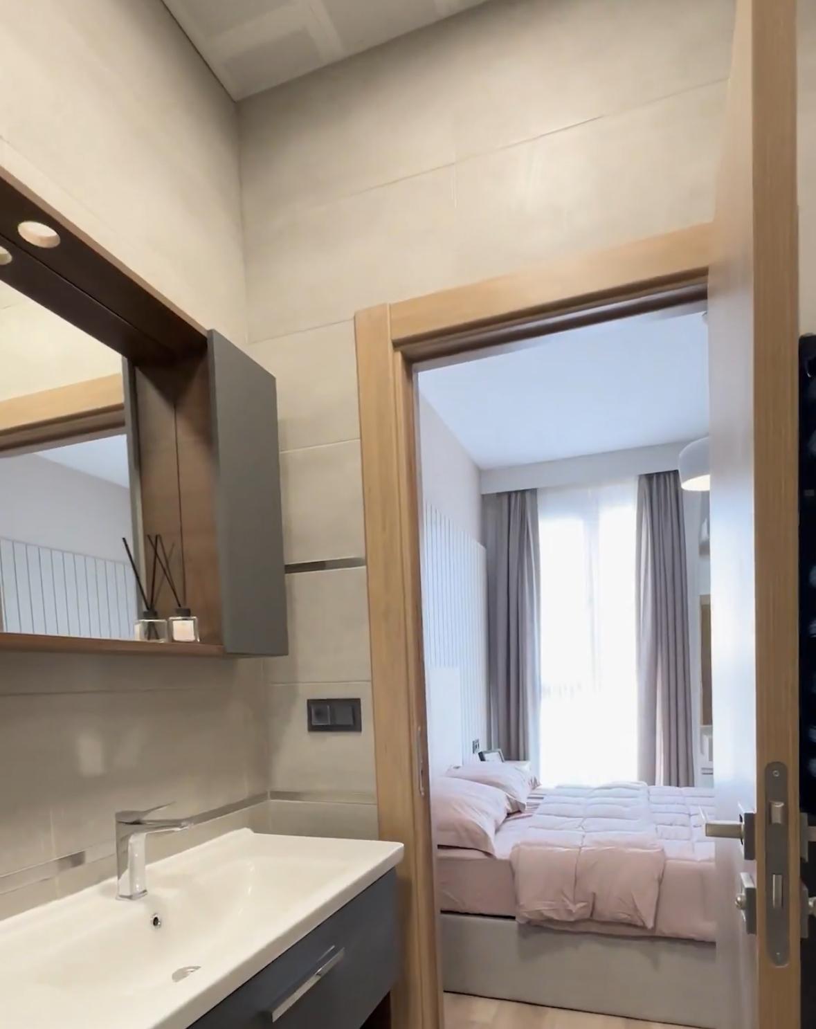 65 metrekarelik 2+1 konutlar Anadolu’da 2 milyon 200 bin TL’den alıcı bulacak. Ödeme planında aylık taksitler 8 bin 250 TL olarak belirlendi.