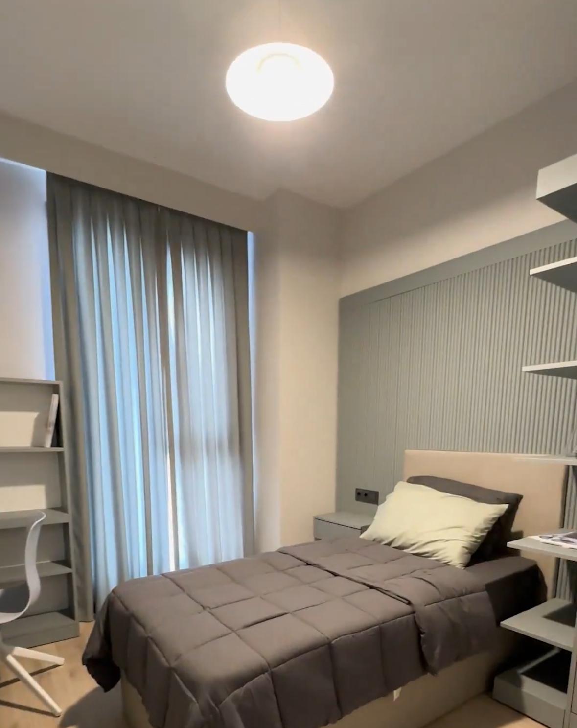 Projenin en büyük evleri olan 80 metrekarelik 2+1 konutlar Anadolu’da 2 milyon 650 bin TL’den satışa çıkacak. Aylık taksitler 9 bin 938 TL olacak.