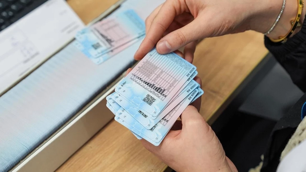 Yarın Son Gün! Ehliyet Yenileme Ücreti 15 Tl’den 7 Bin Tl’ye Çıkacak1