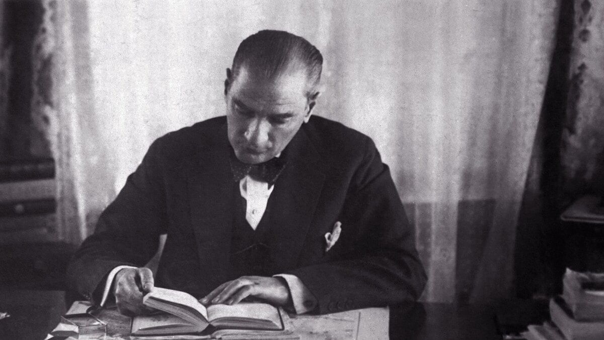 10 Kasım’a Özel Atatürk’ün Şahsi Kitapları Ankara’da Ücretsiz Sergileniyor