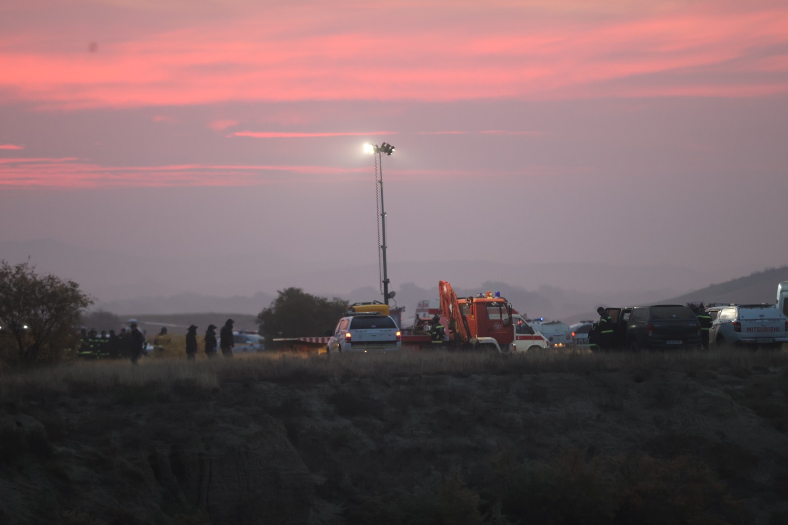 3 Gürcistan’da Düşen Uçağın Enkazında Incelemelere Başlandı! Olay Yerinden Ilk Görüntüler