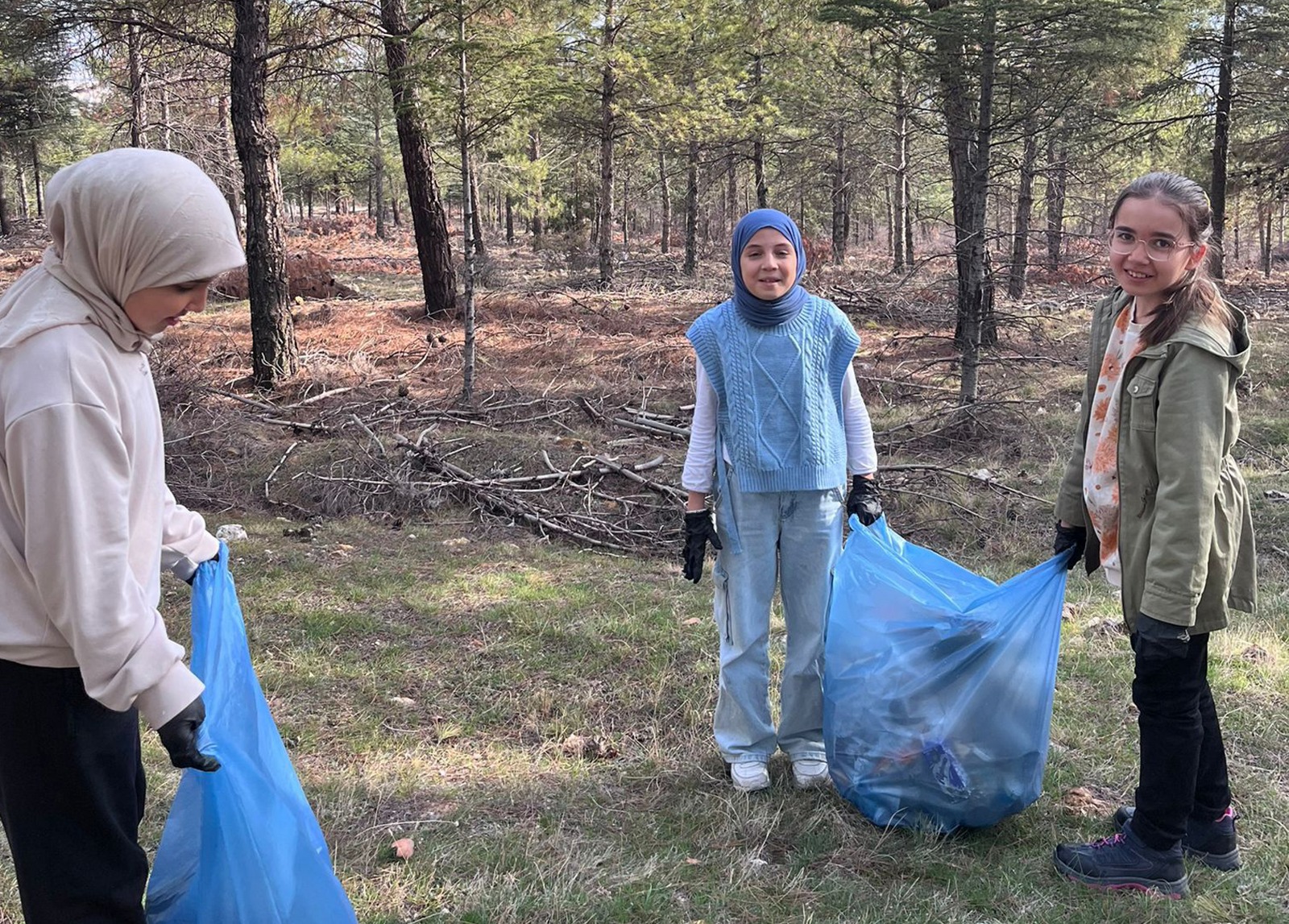 Ankara’da Sınıf Ormana Taşındı Öğrenciler Doğada Ders Işledi