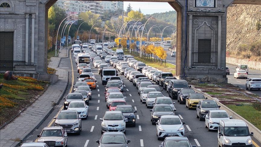 Ankara’da yol çalışmasından dolayı trafik felç! İşte o yollar…