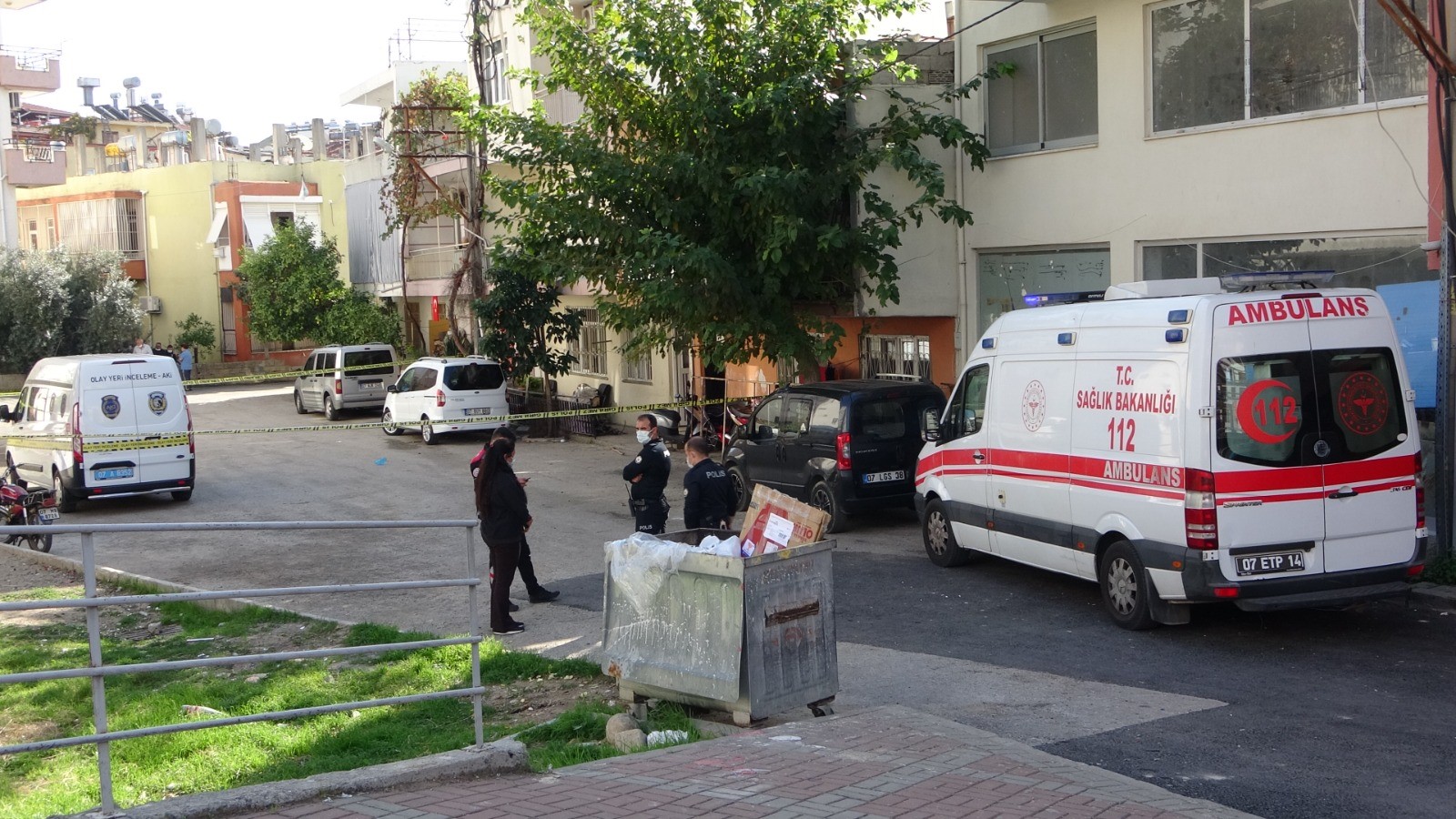 Antalya’da Mahalleyi Koku Sardı! İhbar Üzerine Gerçek Ortaya Çıktı1