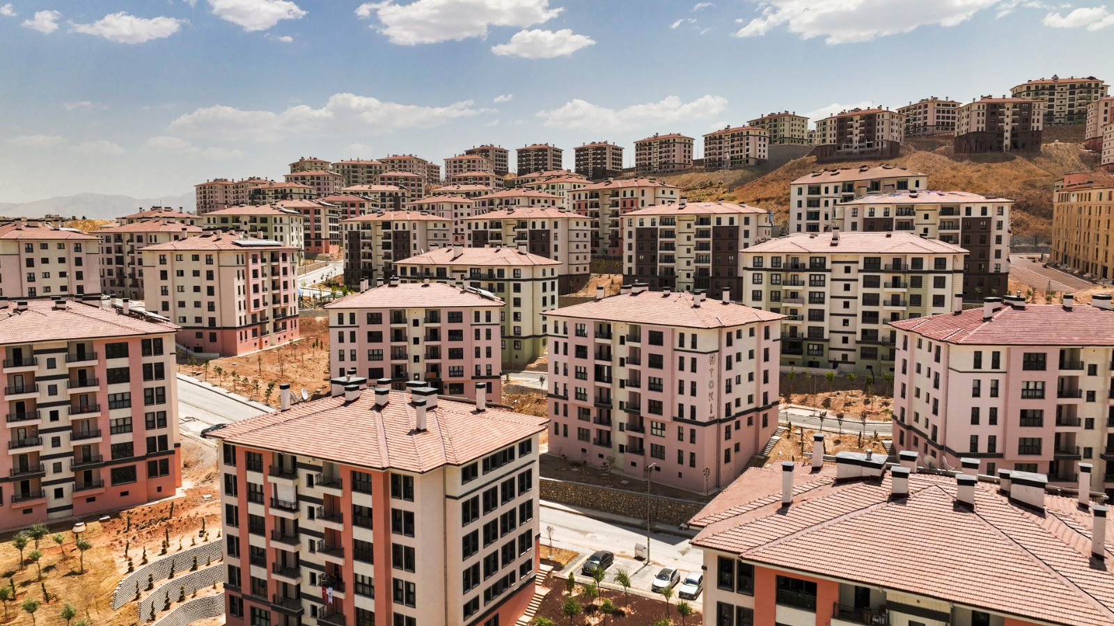 Bakan Kurum Deprem Bölgesindeki Inşa Çalışmaları Yıl Sonuna Kadar Tamamlanacak2