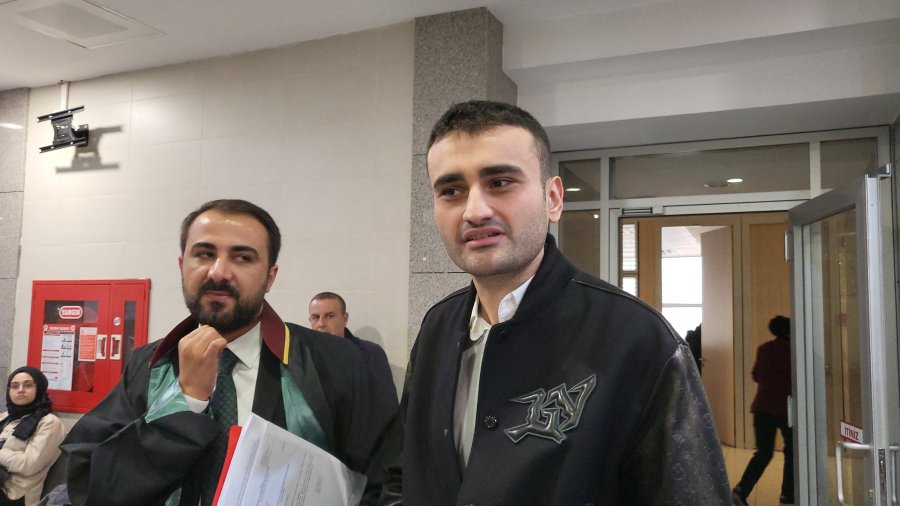 Czn Burak Beraat Etti! İzinsiz Inşaat Yaptırdığı Iddiasıyla Yargılanıyordu