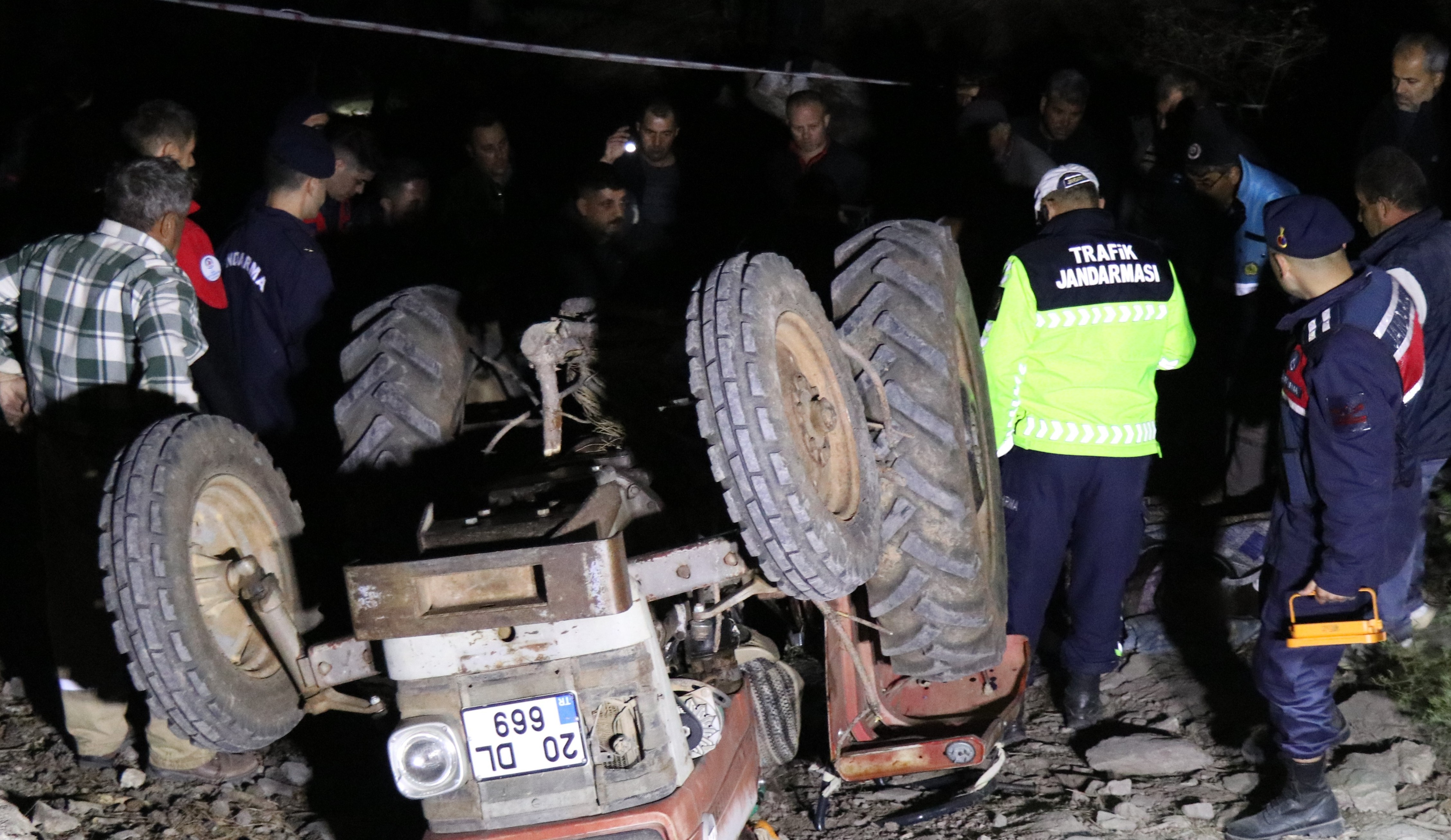 Denizli’de Kahreden Olay Yaşlı Çift, Ormanda Traktörün Altında Kaldı2