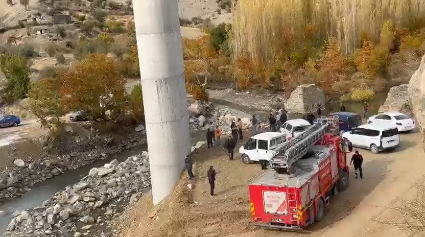 Diyarbakır Kulp’ta Viyadük Inşaatında Çökme Ölü Ve Yaralılar Var1