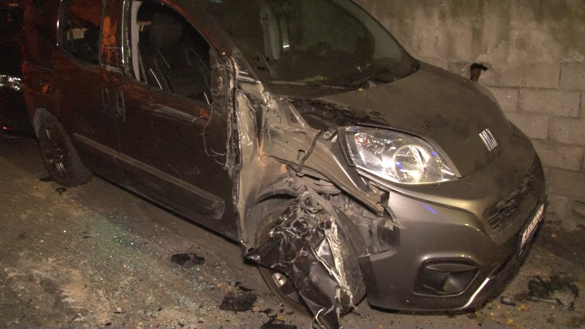 Eyüpsultan’da Vinç Sokağa Daldı, Dehşet Saçtı! Mahalleli Deprem Sandı1