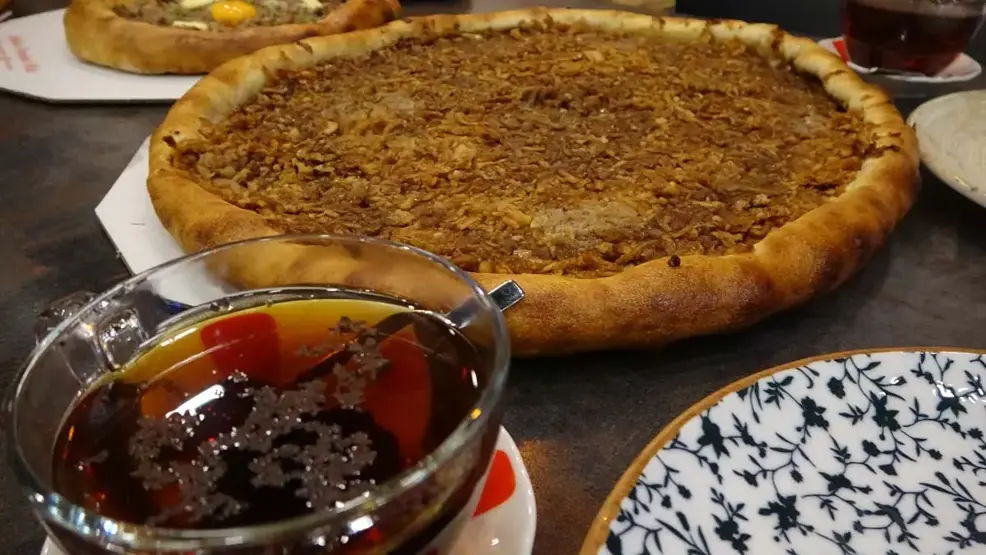 Hamsi Ve Kuymaktan Sonra Simdi De O Trabzonlu Ustanin Elmali Pidesi Yok Satiyor 4