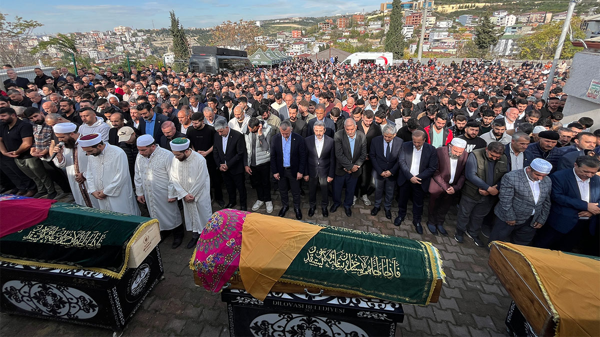 K O Z M E T I K F A B R I K A S I N D A K I Y A N G I N D A O L E N 6 1006647 298655