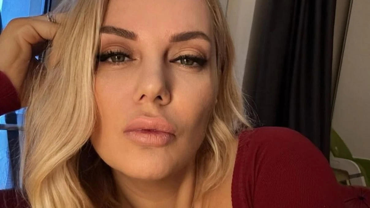 Kayahan Kızı Beste Açar