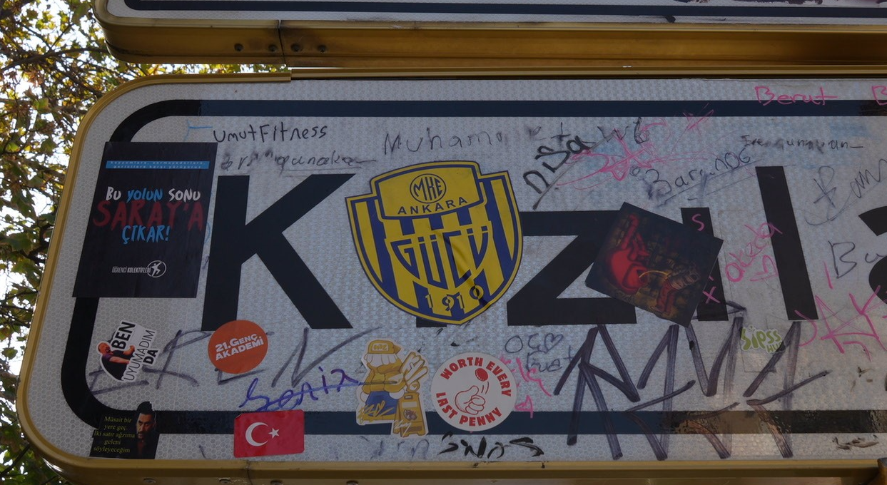 Kızılay Tabelası 2