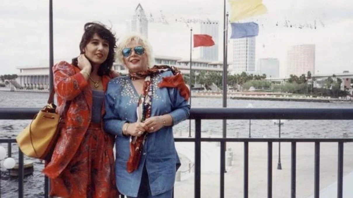 M U A Z Z E Z A B A C I N I N K I Z I S A B A A B A C I K İ M D İ R