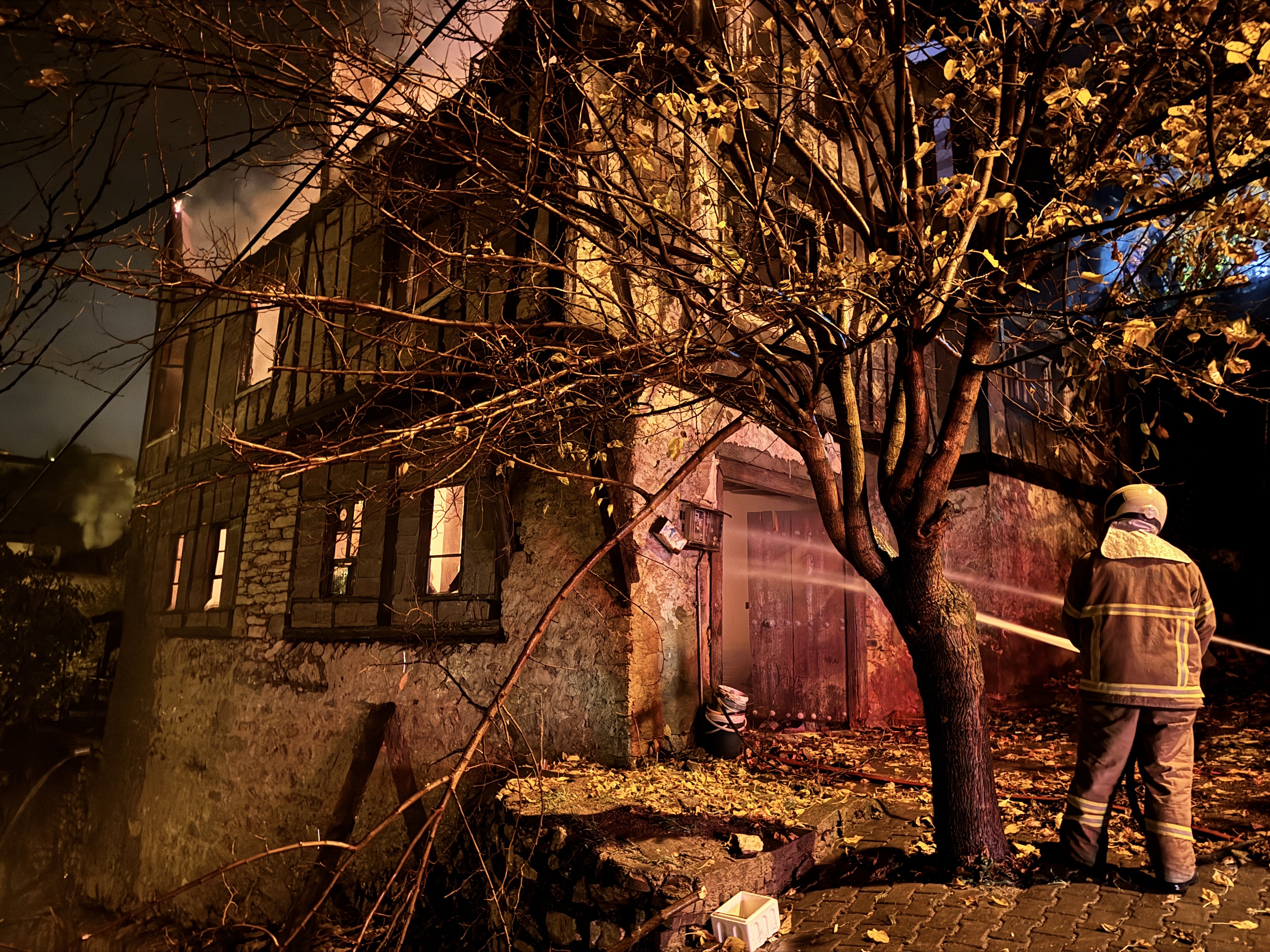 Safranbolu’da 150 Yıllık Tarihi Konak Kül Oldu! 7 Kişi Ölümden Döndü1