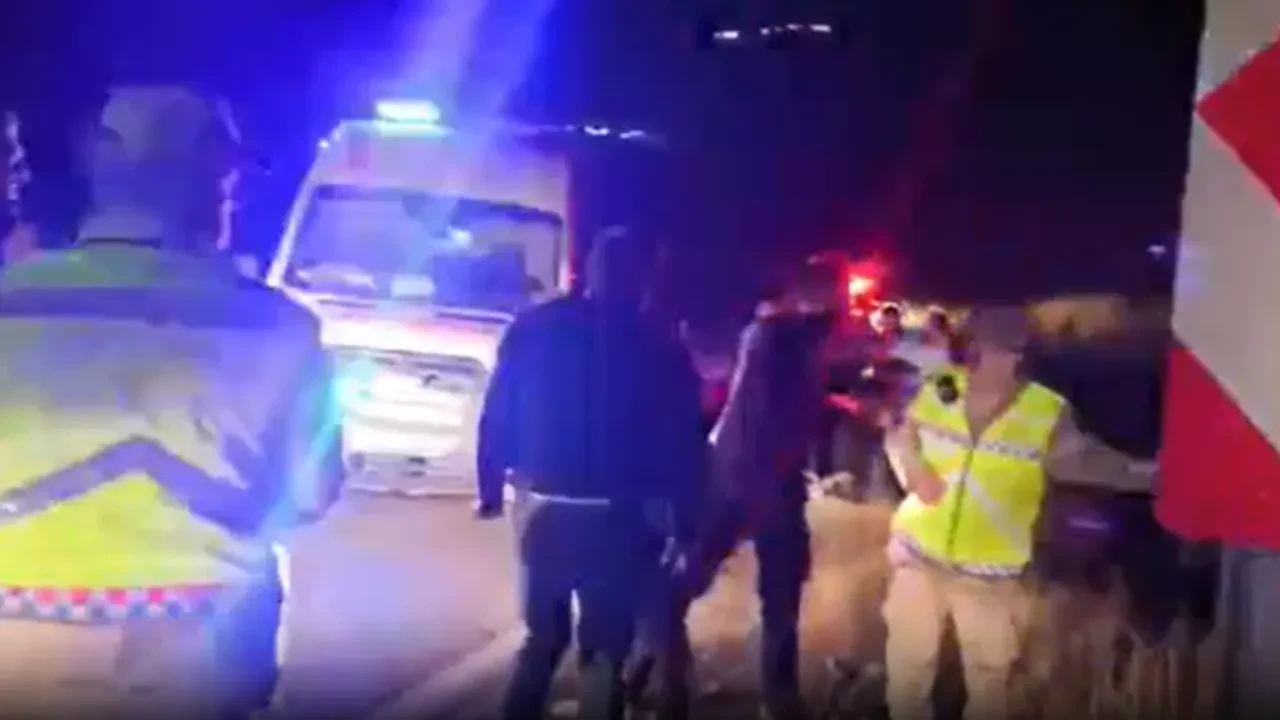 Siirt’te Maden Işçilerini Taşıyan Servis Uçuruma Yuvarlandı Çok Sayıda Yaralı Var1