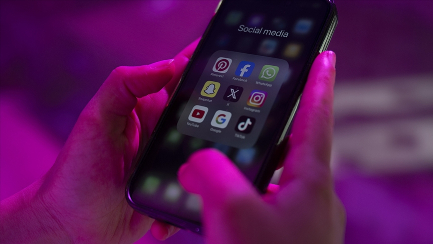 Sosyal Medyada Bırakılan Dijital Ayak Izleri Kötü Amaçlı Kullanımlara Zemin Hazırlıyor